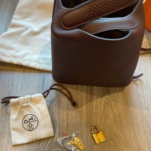Sold -Hermès picotin 18 with gold lock
